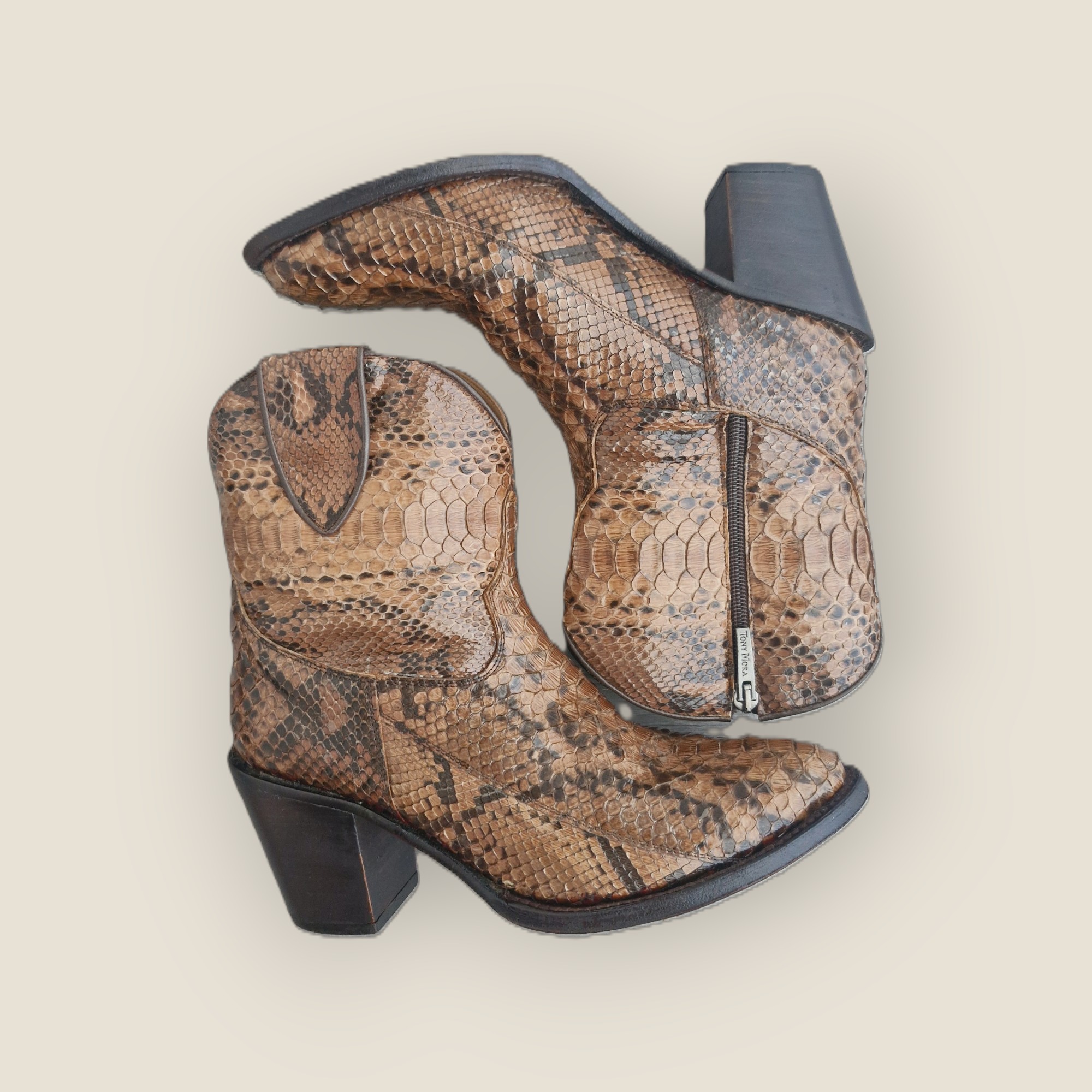 Botines · Tony Mora - Imagen 2