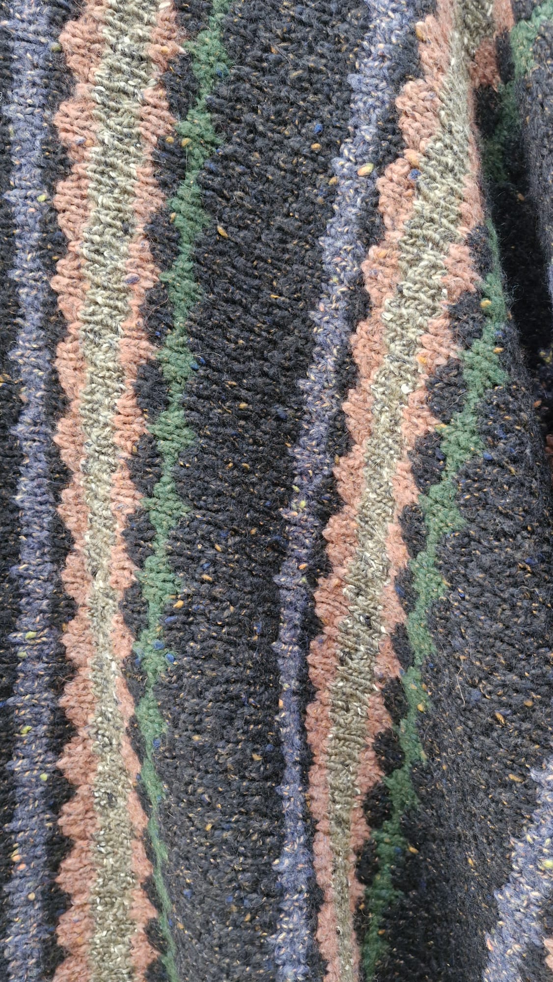 Poncho · Ailanto - Imagen 3