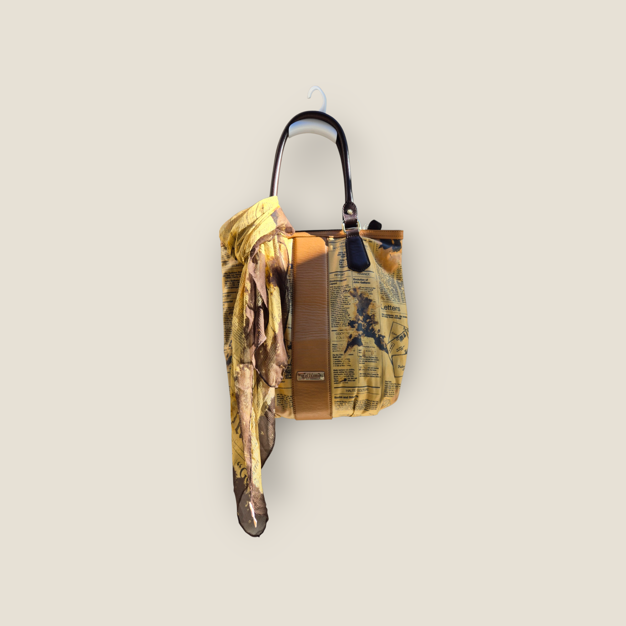 Bolso y pañuelo de seda · Galliano